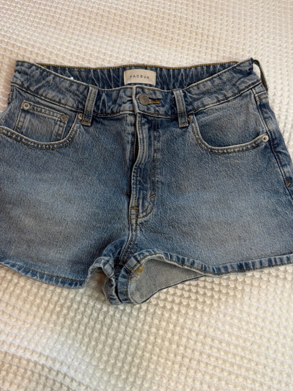 PacSun Women's Denim Cutoff Shorts - Medium Blue Wash